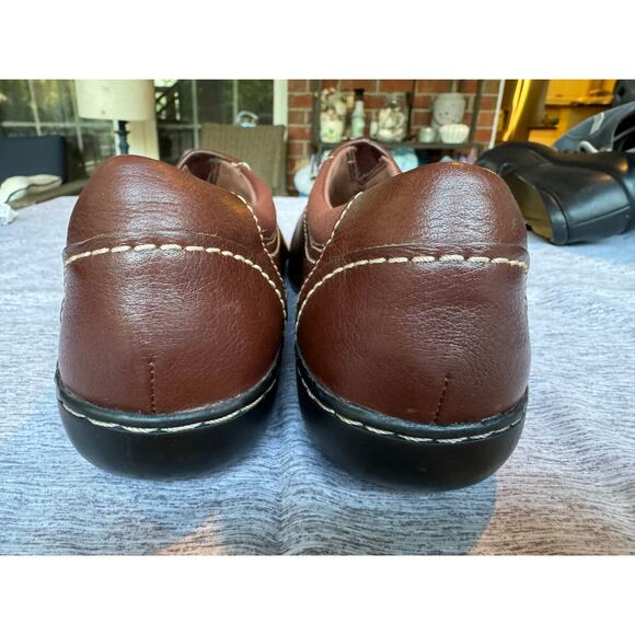 CLARKS Collection, size 12 Narrow, Brown shoes - Picture 7 of 8